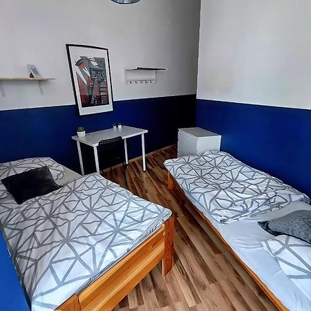 Mickiewicza Hostel Катовице Екстериор снимка