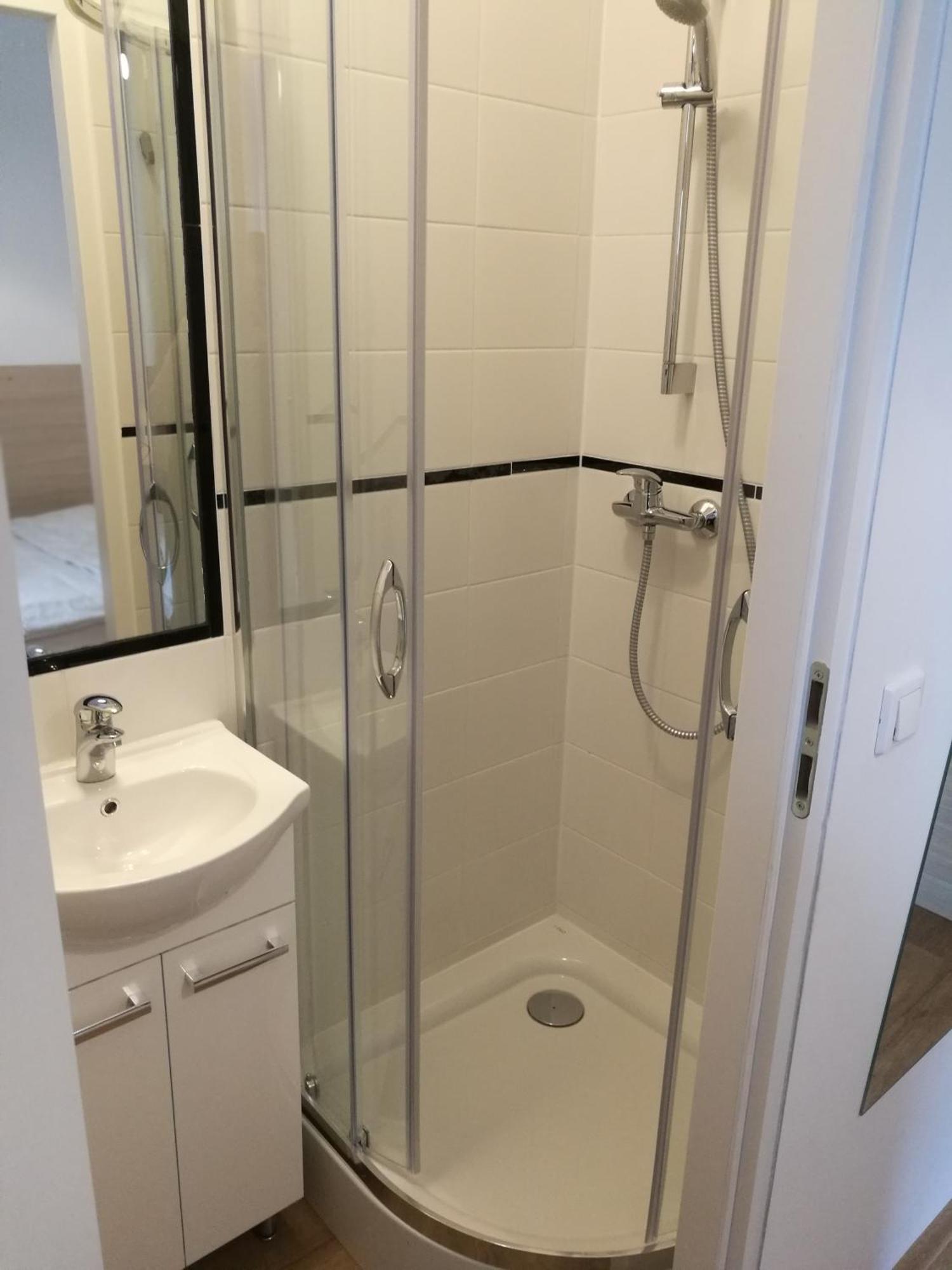 Mickiewicza Hostel Катовице Екстериор снимка