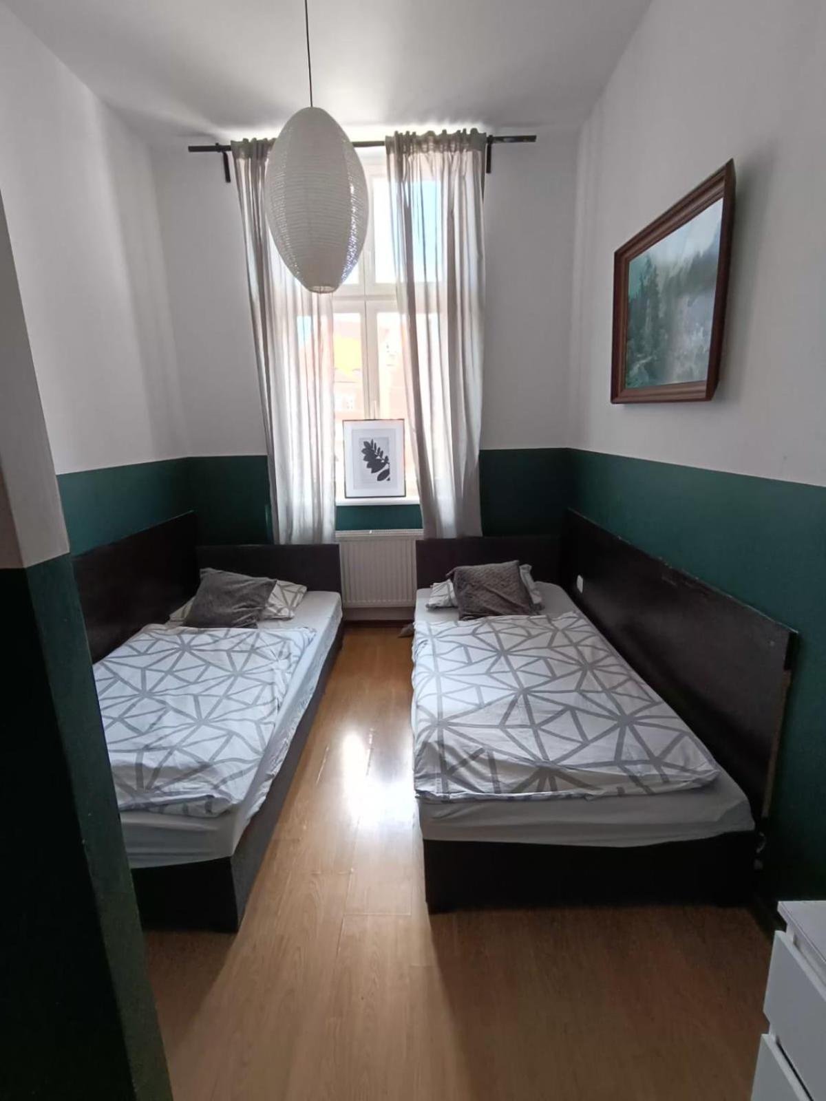 Mickiewicza Hostel Катовице Екстериор снимка