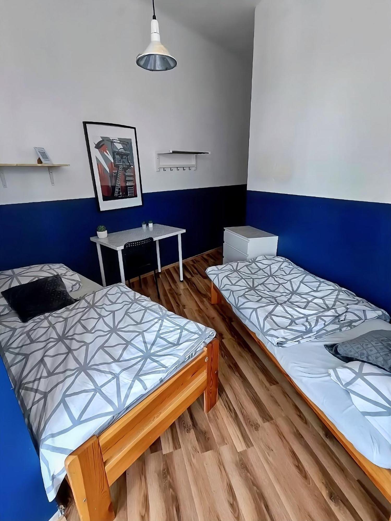 Mickiewicza Hostel Катовице Екстериор снимка