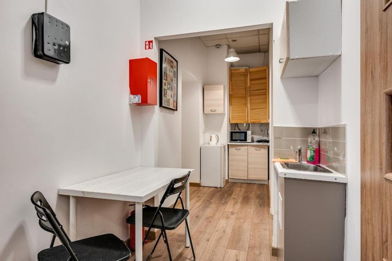 Mickiewicza Hostel Катовице Екстериор снимка