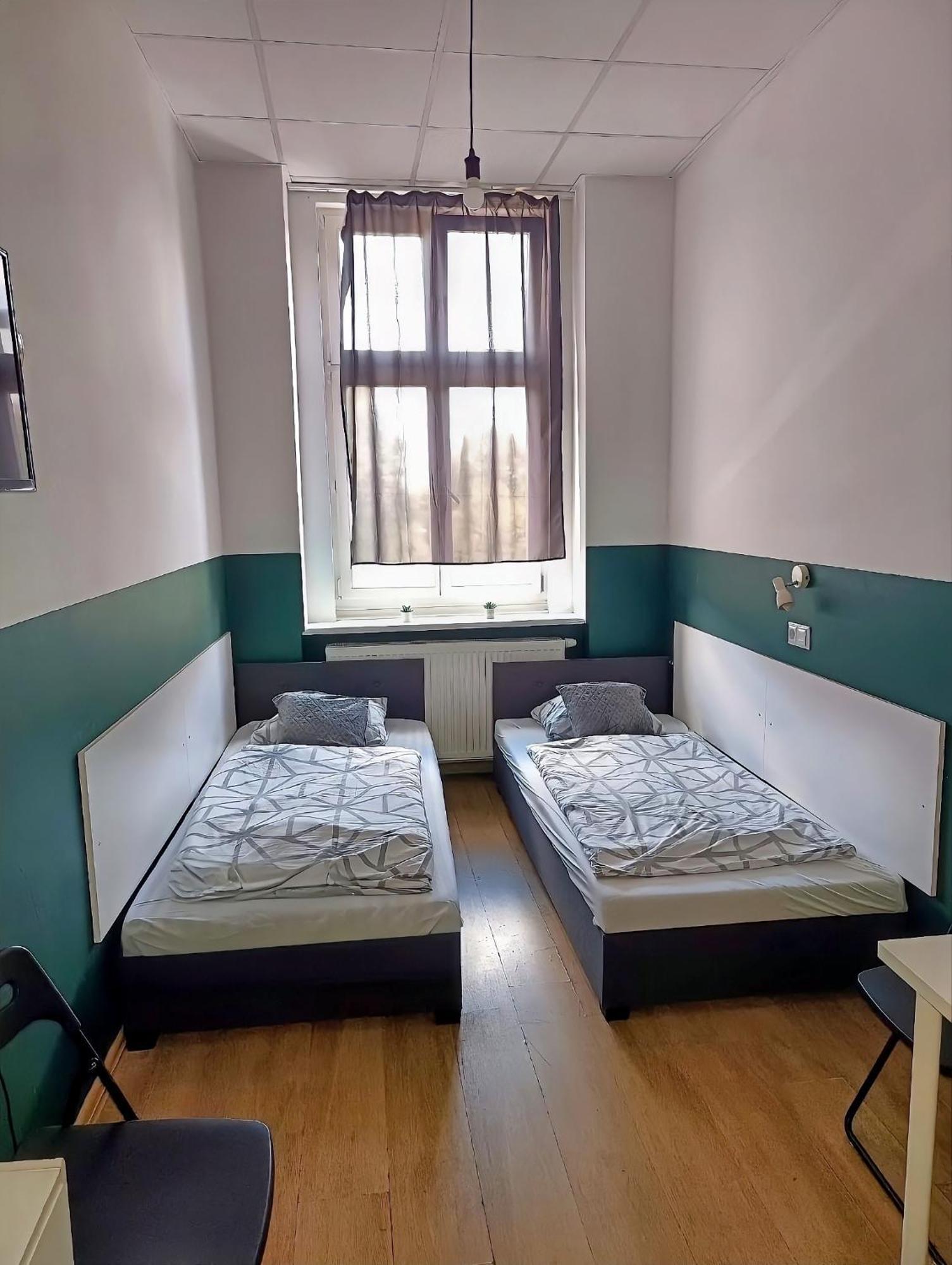 Hostel Stawowa Катовице Екстериор снимка