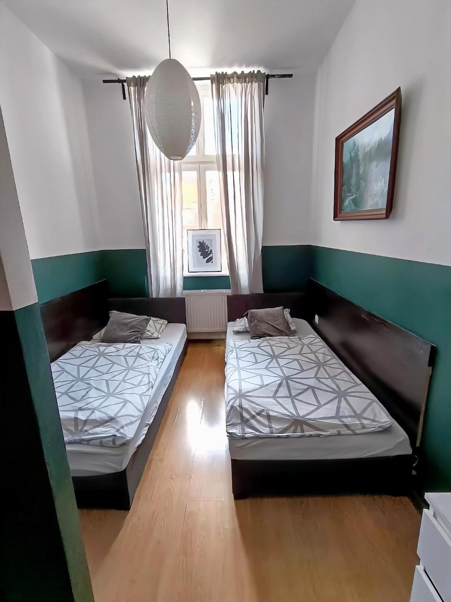 Mickiewicza Hostel Катовице Екстериор снимка
